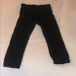 Black cropped lulumeon leggings